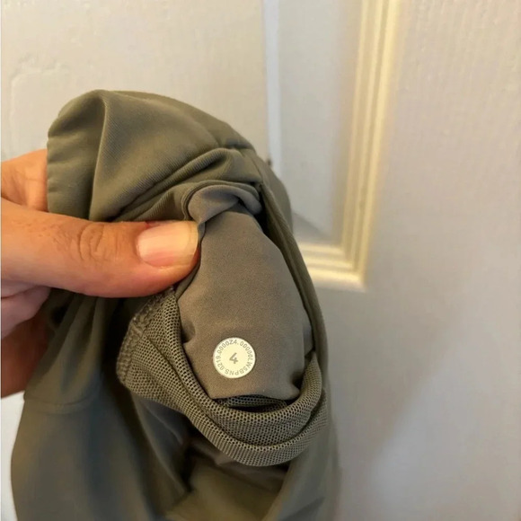 Lululemon On The Fly Pant *27"
Grey Sage - Picture 6 of 6